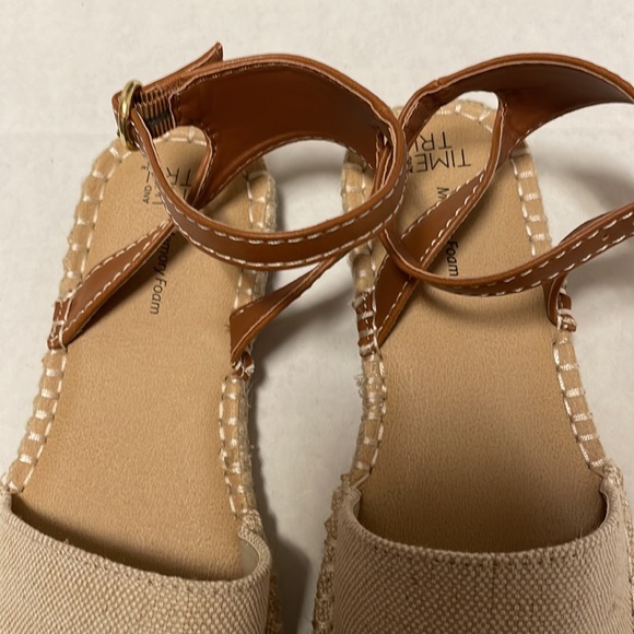 Time and tru memory foam beige espadrilles - Picture 7 of 16